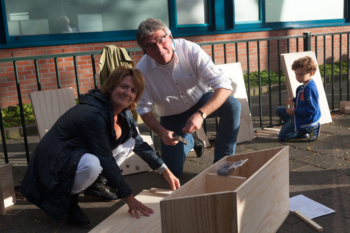 Wimar Jaeger, de wethouder, aan het timmeren