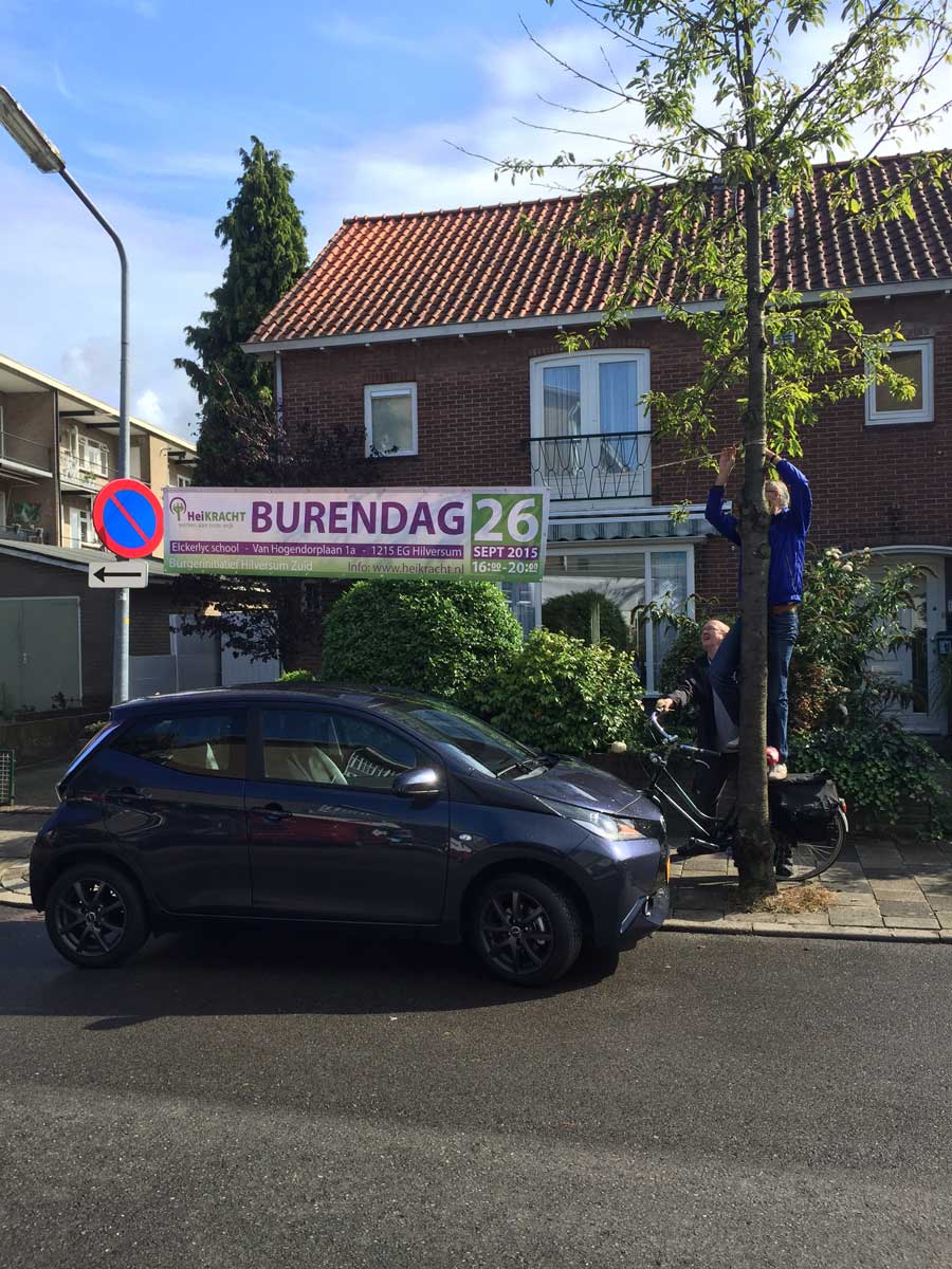 Tegenover de Albert Heijn bij de Heigalerij