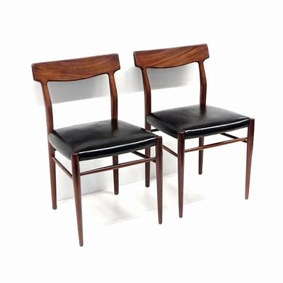 twee stoelen